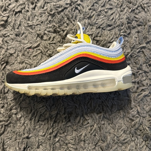 New Youth Nike - Picture 3 of 6